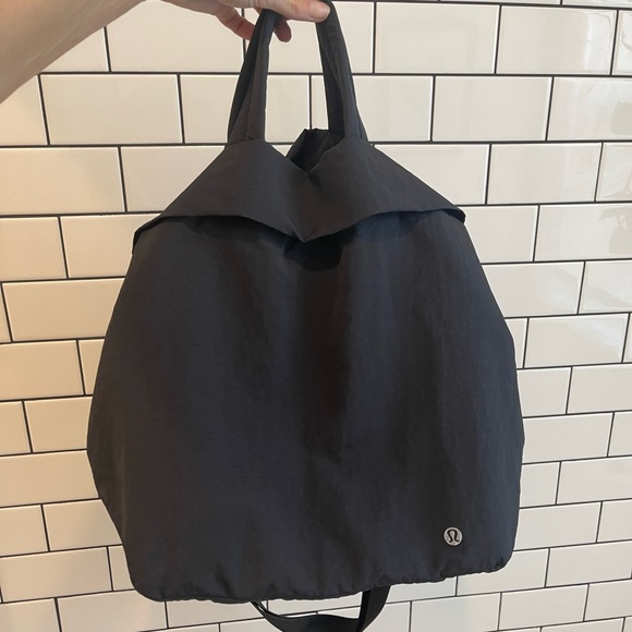 Lululemon On My Level Bag 2.0 - Picture 5 of 15